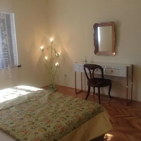 Na Zlatnom Jezeru