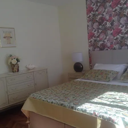 Lägenhet Na Zlatnom Jezeru Ploce (Dubrovnik-Neretva)