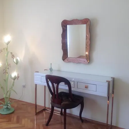 Na Zlatnom Jezeru *