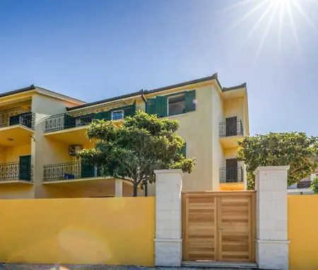 Na Zlatnom Jezeru Апартаменты Плоче